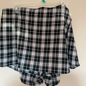 Hot Topic Plaid Skort 3